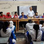 ঝালকাঠিতে মশারি টাঙিয়ে ডেঙ্গু সচেতনতা