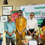 হিজলায় গভীর রাতে মাদক ব্যাবসায়ী জনতার হাতে আটক
