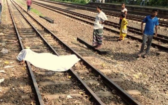 ঝিনাইদাহের কোটচাদপুরে ট্রেনে কাটা পড়ে অজ্ঞাত ব্যক্তির মৃত্যু 16 IMG 20230927 171430