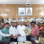 ব্যাগ ভর্তি ১০ লাখ টাকা ছিনতাই, দুই পুলিশ সদস্যসহ আটক – ৩