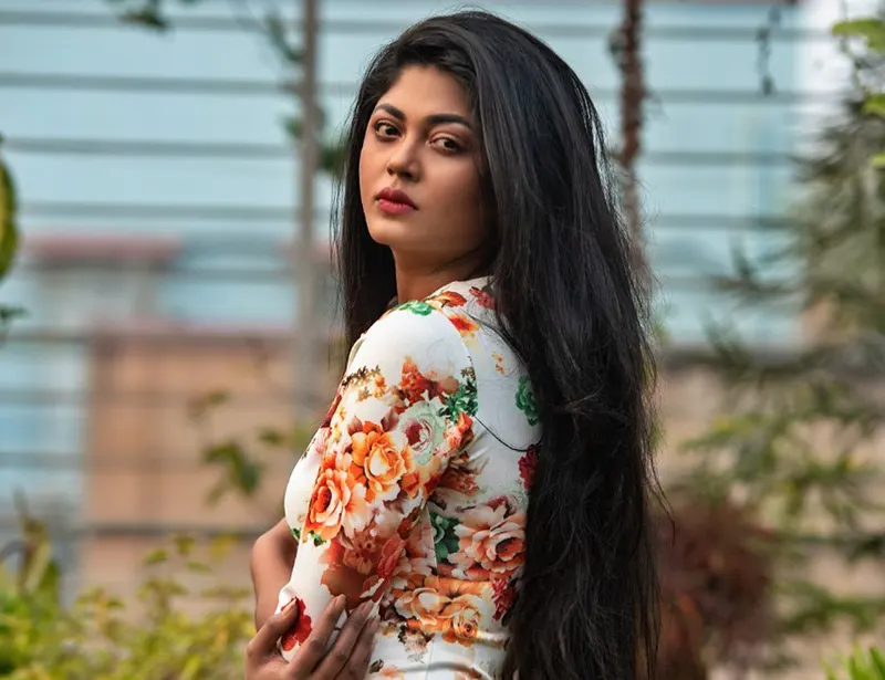 76744 moushumi