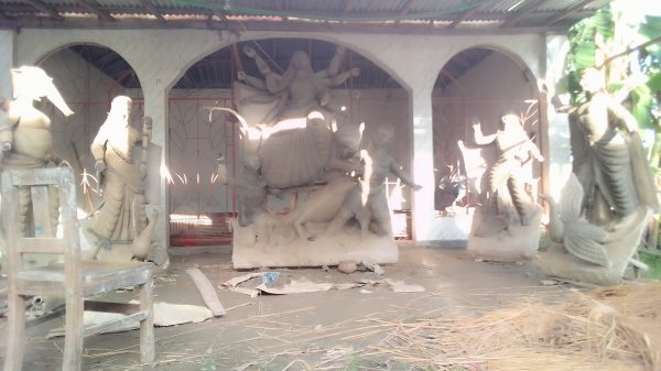 লালমনিরহাটে ৪শত ৬৩টি পূজা মন্ডবে দুর্গাপূজার প্রস্তুতি 8 IMG 20231002 163522 600x337 1
