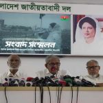 ইসরায়েলি হামলায় পরিবারের ১১ জনকে হারালেন সাংবাদিক