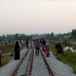ঈদগাঁওর ফুটপাতে গরম কাপড় বিক্রি জমে উঠছে