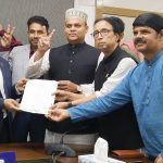 নির্বাচনী আচরণবিধি ভঙ্গ ৪ মন্ত্রীসহ ২৪ জনকে শোকজ করেছে ইসি