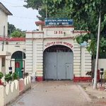 টিসিবির  ট্রাকসেল লাইনে অপেক্ষায় অসংখ্য মানুষ
