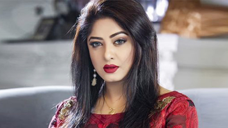 আমেরিকায় গ্রিনকার্ডের অপেক্ষায় নায়িকা মৌসুমী! 7 image 767356 1706255399