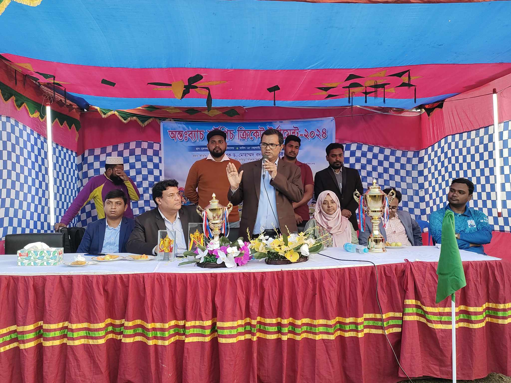 ক্যাম্পাসে ক্রিকেট স্টেডিয়াম নির্মাণ করার প্রতিশ্রুতি ববি উপাচার্যের 16 received 1126525675158920