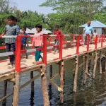 সাংবাদিকদের রুম থেকে বের করে দিলেন জবি উপাচার্য
