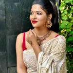 ভান্ডারিয়ার পথ-প্রান্তর রাঙিয়ে তুলেছে কৃষ্ণচূড়া