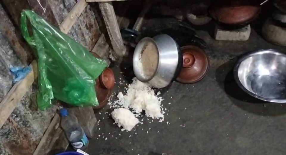 রাজাপুরে জামিনে বের হয়ে বাদীর বসত ঘর ভাংচুর 5 rajapur