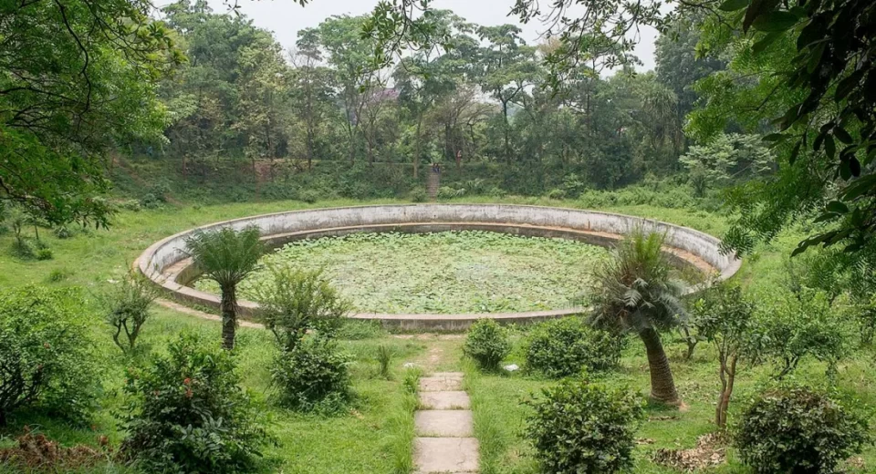 বোটানিক্যাল গার্ডেন: হাঁটাহাঁটিও চড়া ব্যবসার দখলে! 5 e96b7d424c6e35856045936ab1861d1f 668712be0c2f4