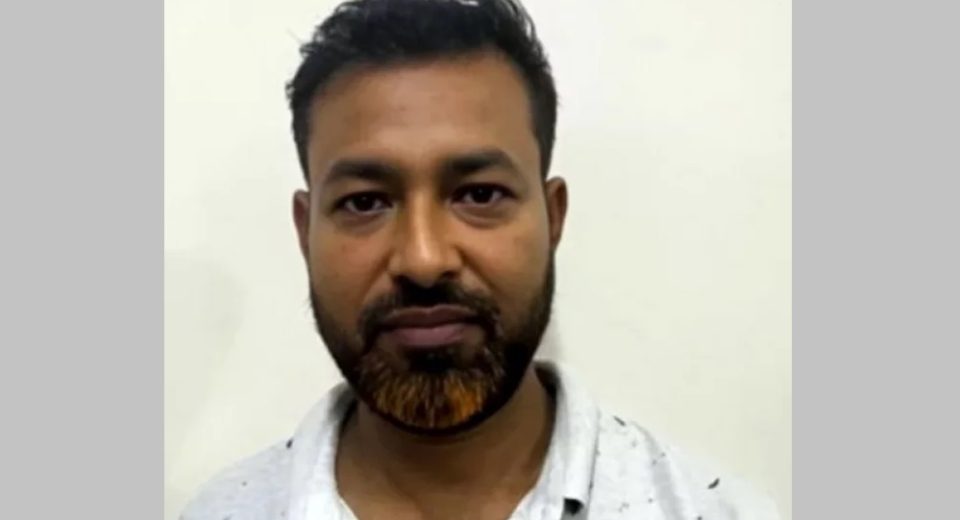 পাসপোর্ট অফিসের নিরাপত্তাকর্মী শাহাদাত।