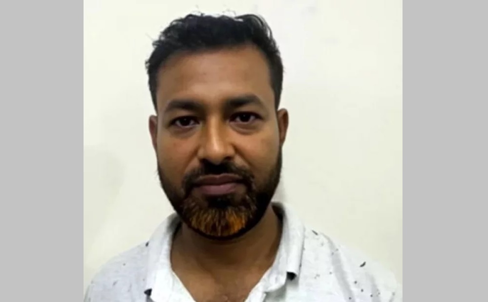 পাসপোর্ট অফিসের নিরাপত্তাকর্মী শাহাদাত।