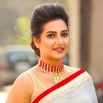 সম্পর্ক-সমীকরণ নিয়ে মুখ খুললেন জাহ্নবী