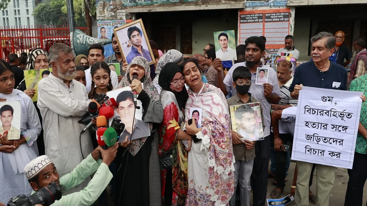 গুম-খুনে জড়িত ছিলেন আওয়ামী লীগ সরকার: গ্রেপ্তার দাবি মায়ের ডাকের