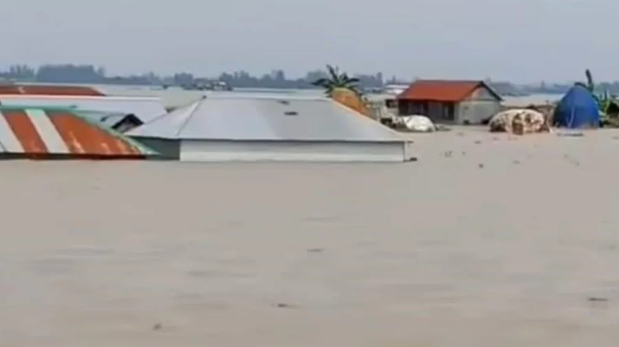 বাঁধ খুলে দিল ভারত, ডুবল ফেনী-কুমিল্লা 14 বাঁধ খুলে দিল ভারত