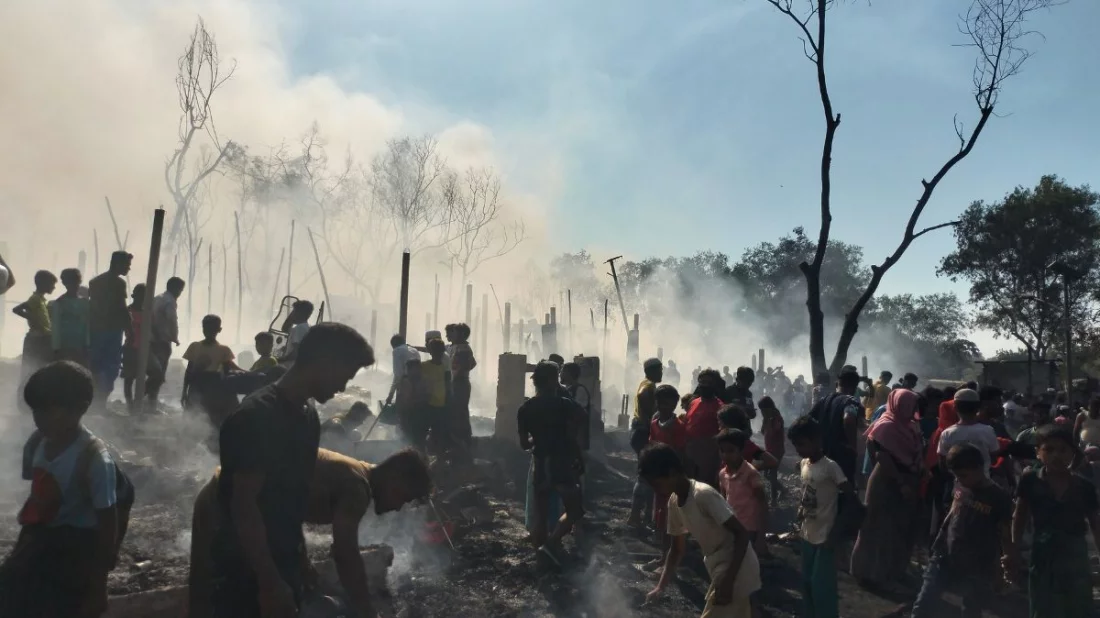উখিয়ার রোহিঙ্গা ক্যাম্পে আগুনে পুড়ে ছাই ১ হাজার ঘর 7 118a687edf7449bc82efb1cd8af43bdc 676a9666e7e66