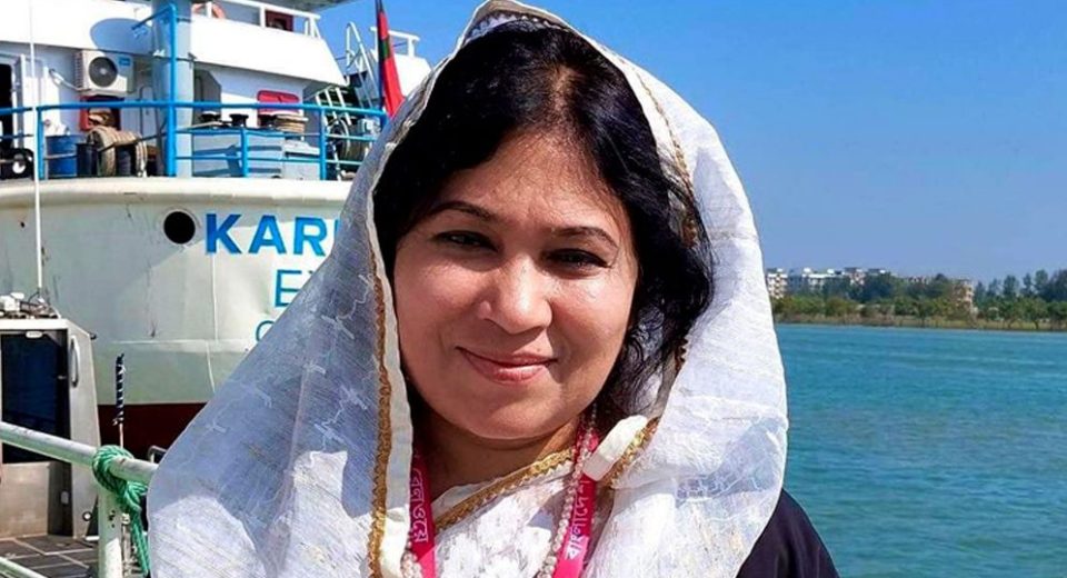 Kaberi y 676eae57b46f5