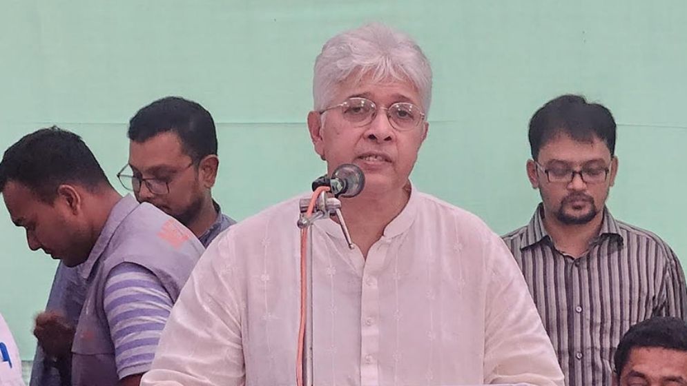 ফ্যাসিস্ট সরকারের ভূত এখনো মাথা থেকে যায়নি:আদিলুর রহমান খান 11 adilur 674b452bcc782