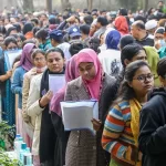 যুদ্ধে না যেতে ইউক্রেন ছাড়ছেন তরুণেরা