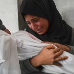 বরিশালে বাসি বার্গার বিক্রির দায়ে থ্রি-এস পেস্ট্রিশপকে জরিমানা