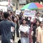 রাজধানীতে আ.লীগের ঝটিকা মিছিল, বিপাকে পুলিশ