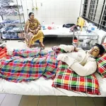 ১৩টি রাজনৈতিক দলের সঙ্গে বৈঠকে প্রধান উপদেষ্টা