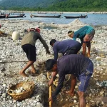 পাথর লুটপাটে অস্তিত্ব সংকটে পড়া সাদাপাথর পর্যটন স্পট,দায় এড়াতে পারেন না প্রশাসন,একটি পর্যটন স্পটের অপমৃত্যু