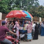 কড়াপুরে মাদক ব্যবসায়ী এক পরিবারের বিরুদ্ধে শত শত জনগণের মানববন্ধন