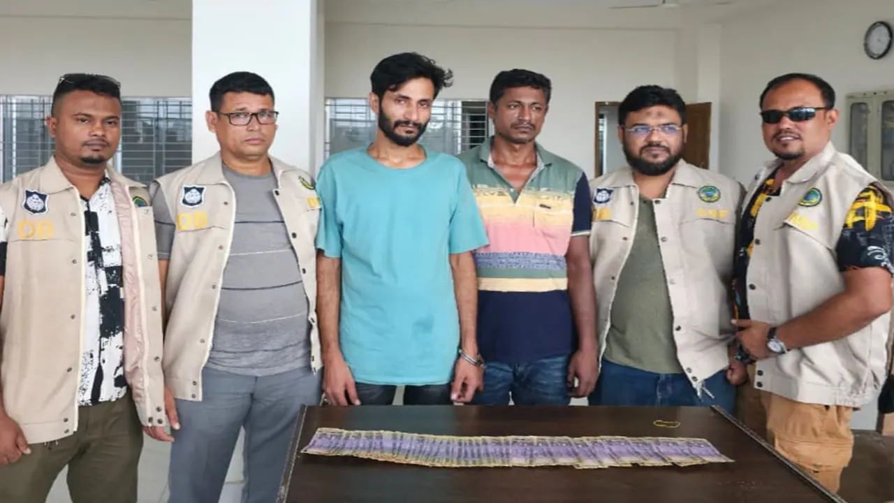 বরিশালে আবাসিক হোটেল মেট্রোপলিটন থেকে জালনোটসহ চক্রের দুই সদস্য আটক