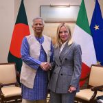 দুস্থ নারীদের মাঝে দুর্গন্ধযুক্ত, ছত্রাক ধরা ও দলা বাঁধা চাল বিতরণ