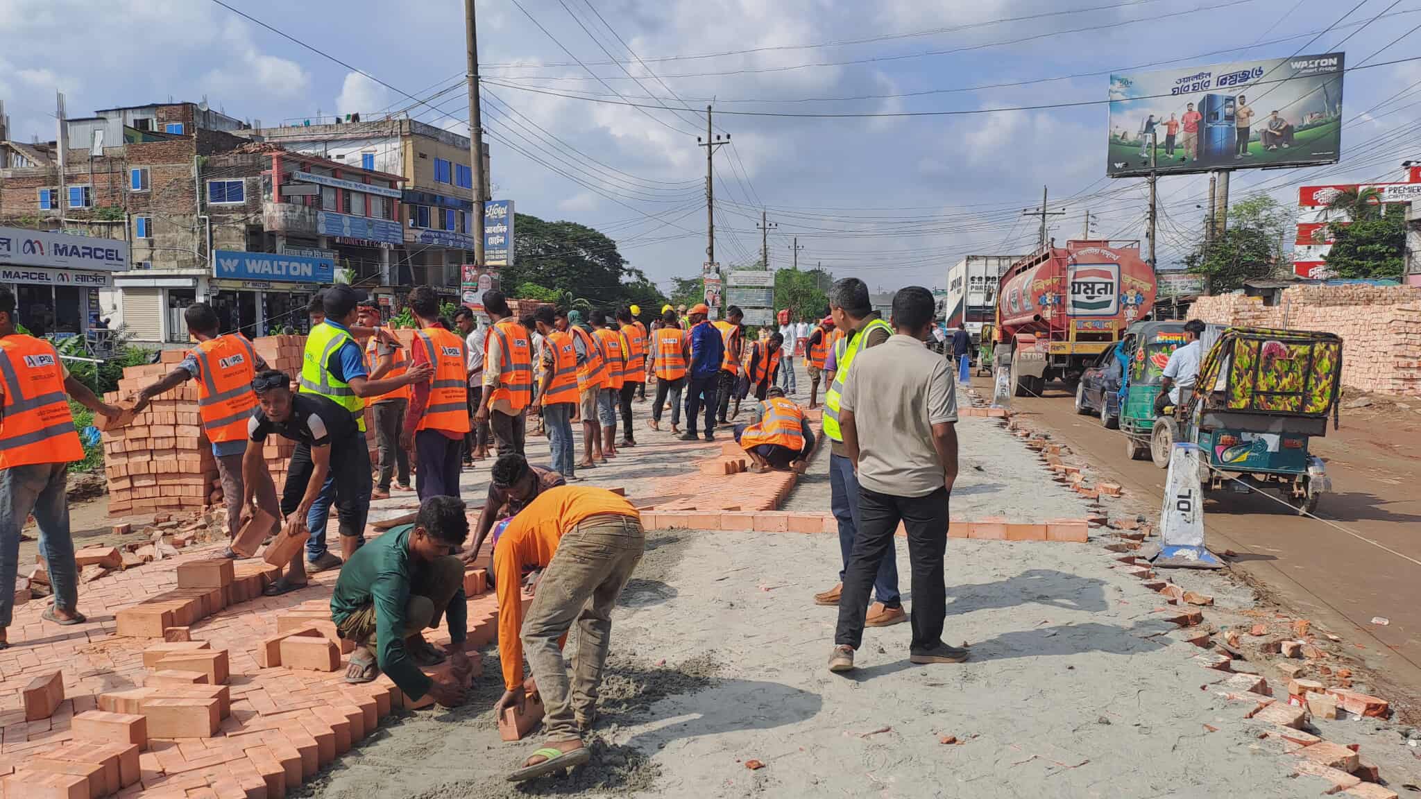 ব্রাহ্মণবাড়িয়ায় ২০ কিলোমিটার দীর্ঘ একটি আঞ্চলিক মহাসড়ক নির্মাণকাজে সময় লাগছে ৯ বছর