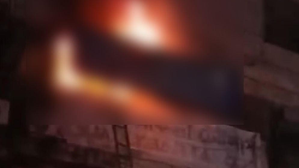 গুলিস্তানে মার্কেটে মধ্যরাতে আগুন