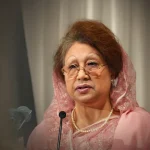 মাকে কবরে রেখে বিষণ্ণ মনে বাসায় ফিরলেন তারেক রহমান