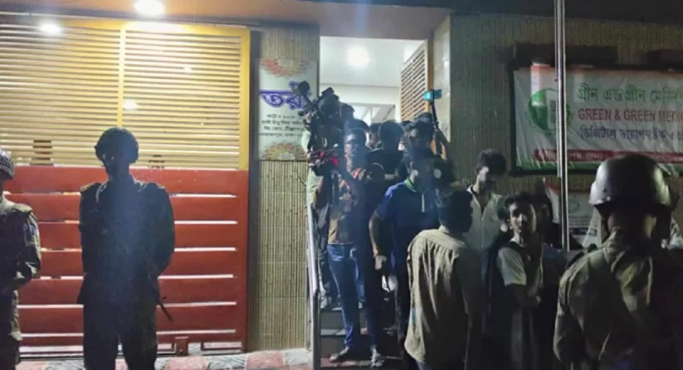 সাবেক মন্ত্রী জাহাঙ্গীর কবির নানকের বাসায় অভিযা 14 8c368a907f9f9a195e4d9a92df7f34d0 66c6440020518