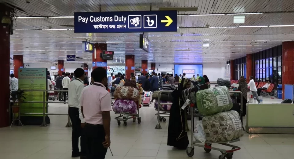 বিমানবন্দরে যাত্রী সেবায় ফিরেছে স্বস্তি 13 7b8f2fc0100072eec960fb4a7c826258 66d4a36f3dd7d