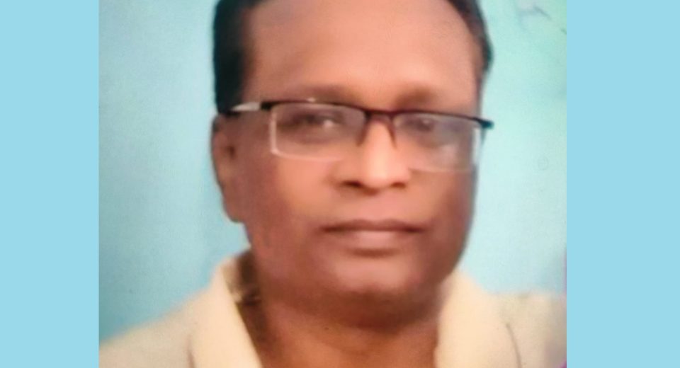 বরিশাল জেলা প্রশাসক কার্যালয়ে ১৫ বছর ধরে চাকরি করছেন স্বামী-স্ত্রী ,জালিয়াতির আশ্রয় নিয়ে চাকরি 13 manirul akon