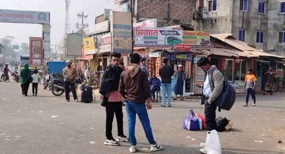 কুয়াকাটায় বাস ধর্মঘটে আটকা পর্যটকরা, বাতিল অগ্রিম বুকিং 9 Untitled 9 679a4a30b4b11