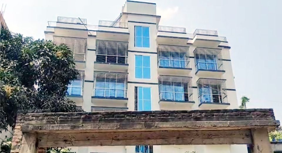 টাঙ্গাইলে চাঁদা দাবির অভিযোগ,সমন্বয়ক পরিচয়ে সাবেক এমপির বাড়ি দখল 17 Untitled 2 67cc760015a97