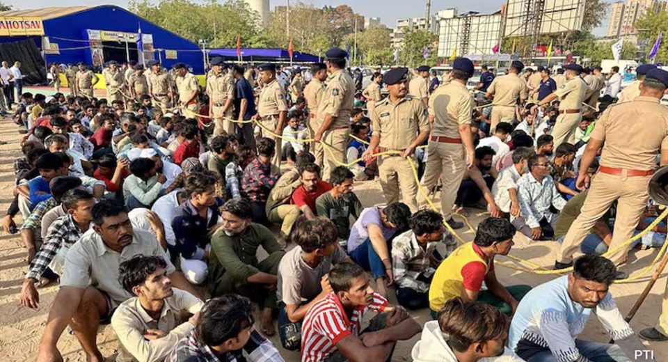 illegal bangladeshi detained in gujarat 260425 1745690388