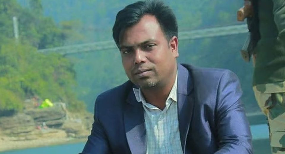 কেন সাংবাদিক তুহিনকে হত্যা:জানাজায় মানুষের ঢল,হত্যার ঘটনায় মামলা 14 Untitled 12 6894df4ad43fd 6895a5631fa91
