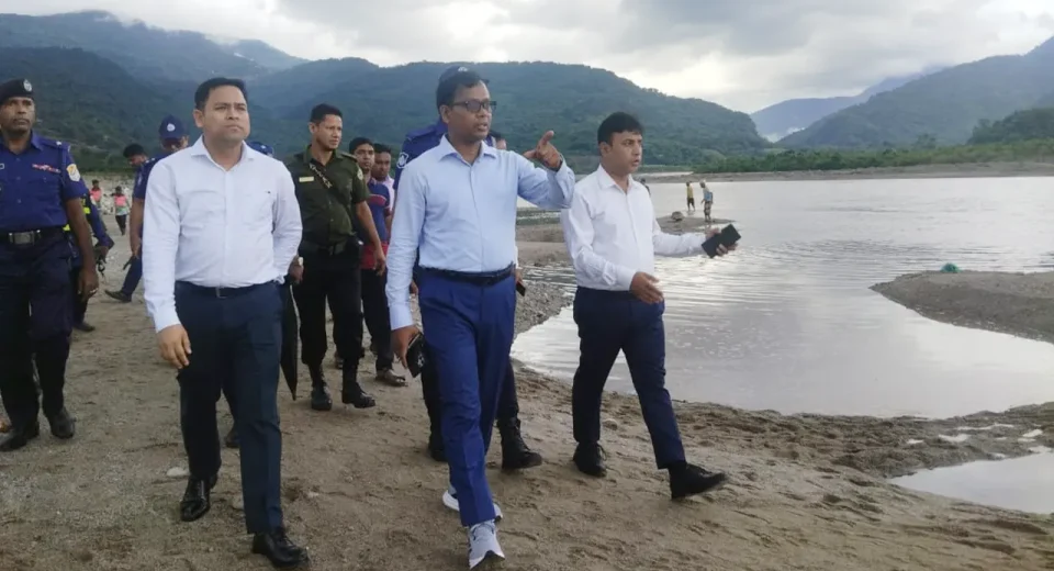 পাথর লুটপাটে জড়িতের দ্রুত শাস্তির আওতায় আনা হবে : সিলেটের ডিসি 17 image 215521 1755781537