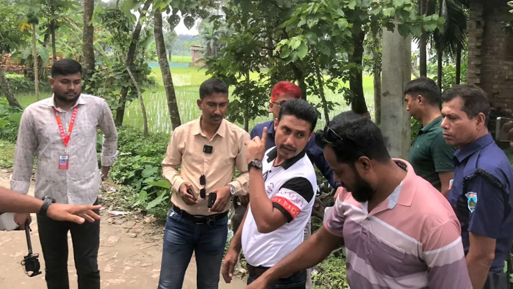 নওগাঁয় ৪ ভুয়া মানবাধিকার কর্মী আটক।