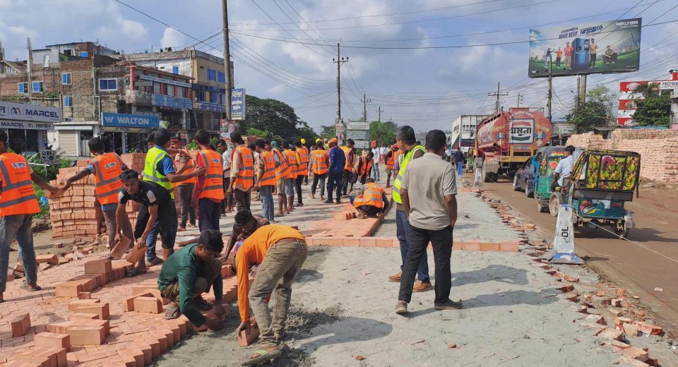 ব্রাহ্মণবাড়িয়ায় ২০ কিলোমিটার দীর্ঘ একটি আঞ্চলিক মহাসড়ক নির্মাণকাজে সময় লাগছে ৯ বছর
