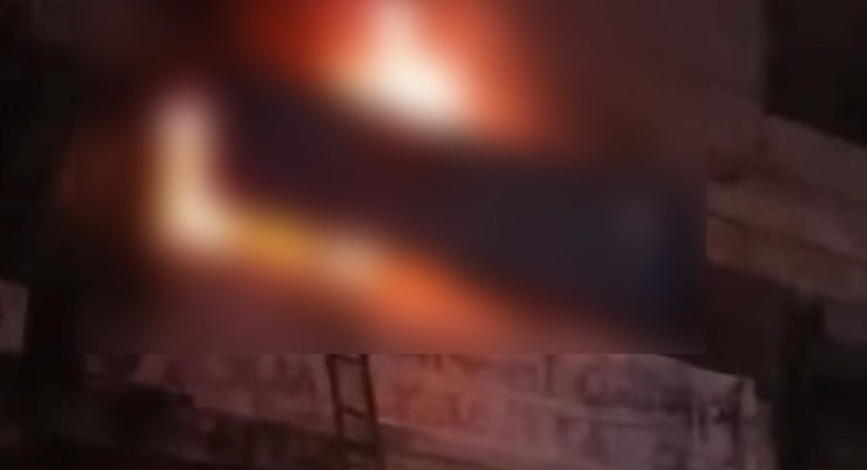 গুলিস্তানে মার্কেটে মধ্যরাতে আগুন